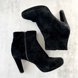 Black suede Gastone Lucioli booties